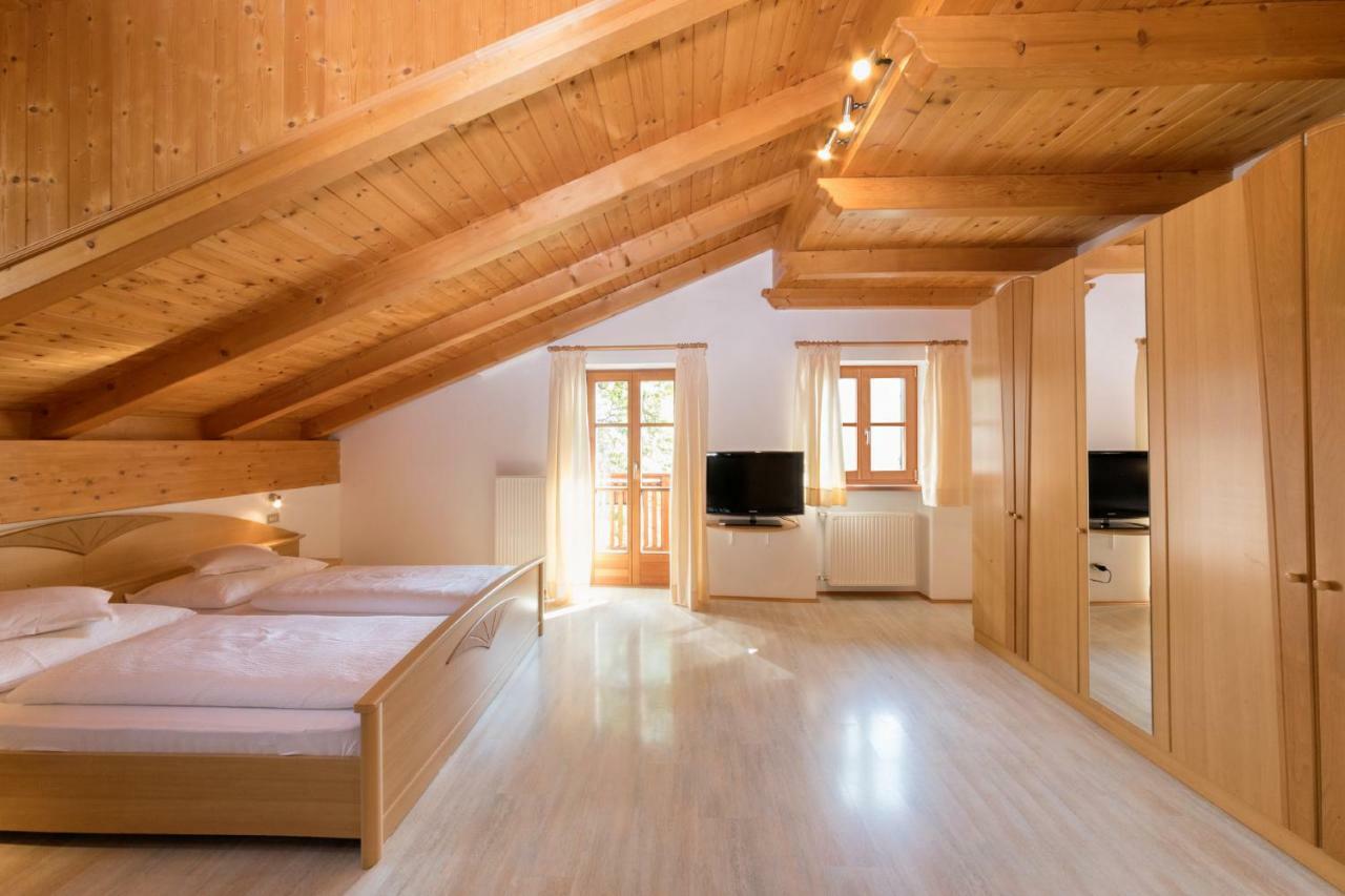 Engadiner Apartments & Wines 몬타냐 외부 사진