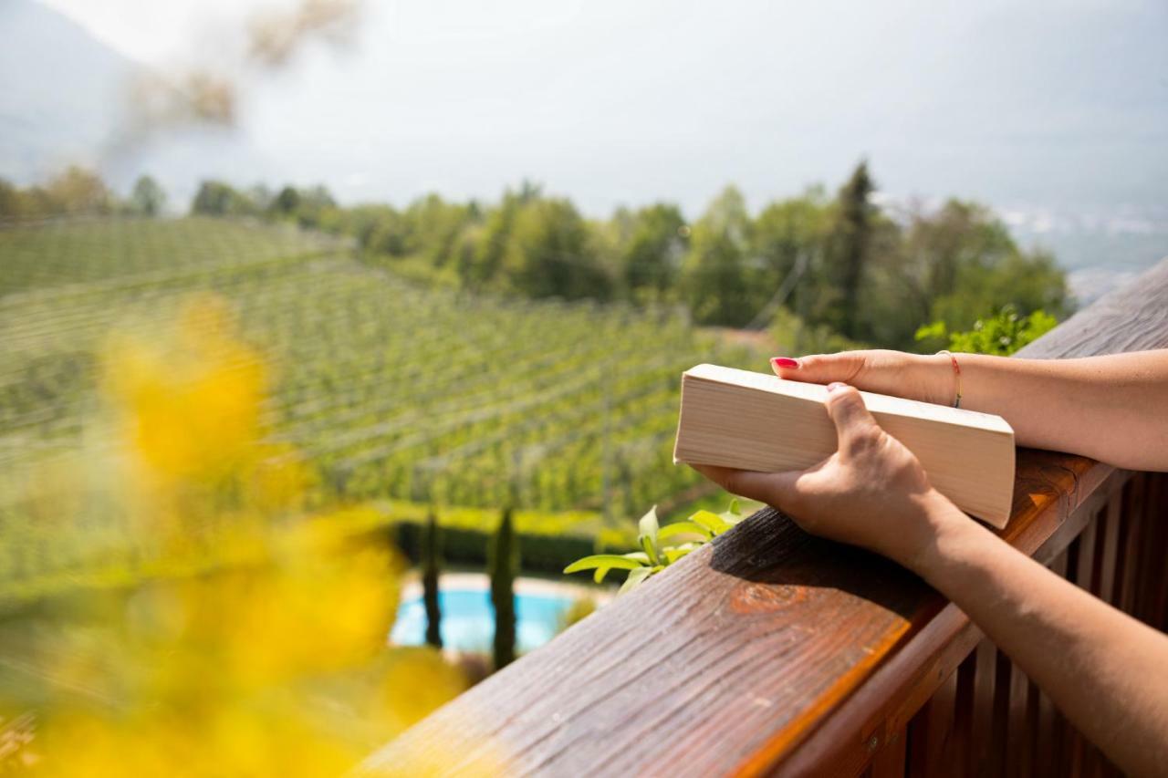 Engadiner Apartments & Wines 몬타냐 외부 사진